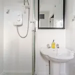 Modern Three Bedroom House Free Parking Wifi 度假居 *