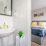 Modern Three Bedroom House Free Parking Wifi *