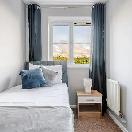 Modern Three Bedroom Home Near City Centre Free Parking Wifi 브리스틀