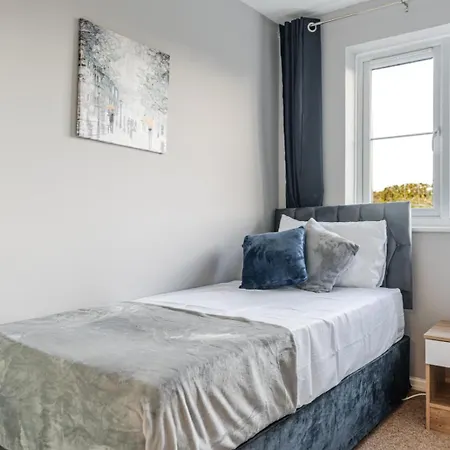 펜션 Modern Three Bedroom Home Near City Centre Free Parking Wifi *