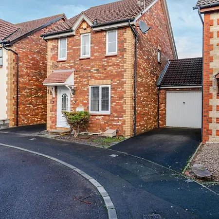 Modern Three Bedroom Home Near City Centre Free Parking Wifi *