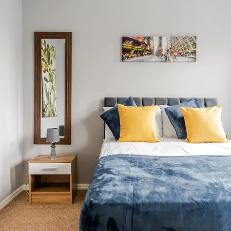Modern Three Bedroom Home Near City Centre Free Parking Wifi 펜션 *