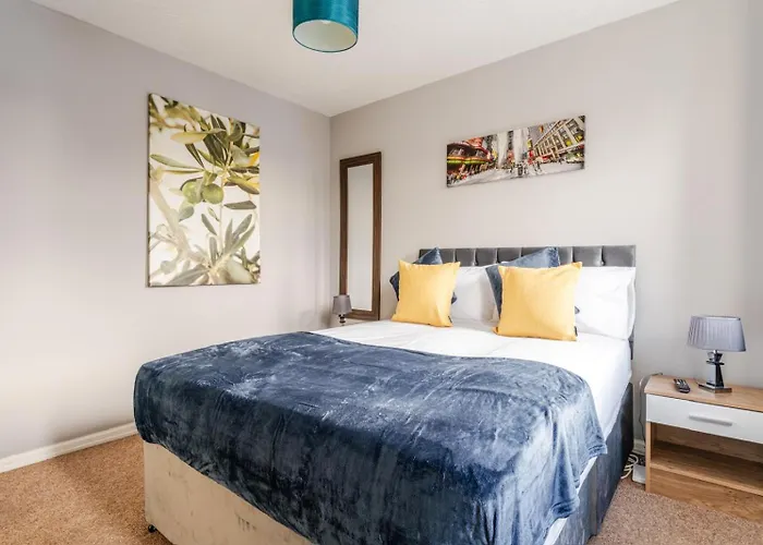 Modern Three Bedroom House Free Parking Wifi 度假居 *