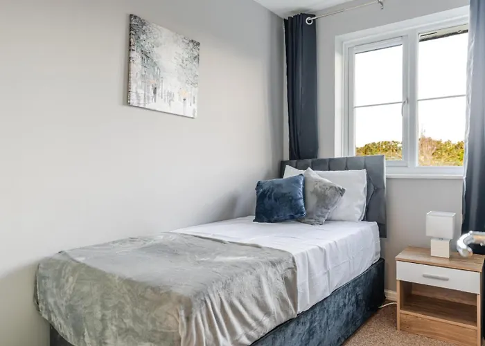 Casa de Férias Modern Three Bedroom House Free Parking Wifi *