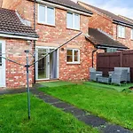 Modern Three Bedroom House Free Parking Wifi